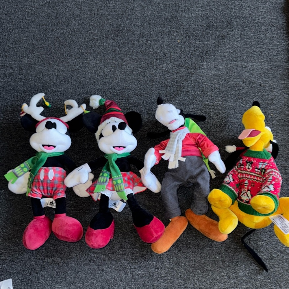 Disney Christmas bundle, kept in storage 🎄❤️